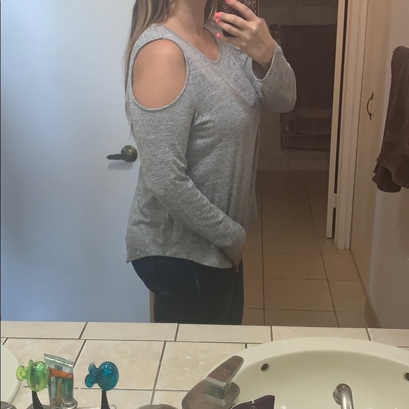 Mossimo Supply Co. Sweaters - Cute flowy fall sweater with peekaboo shoulder